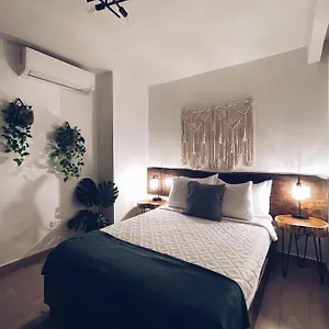 Hotel 27